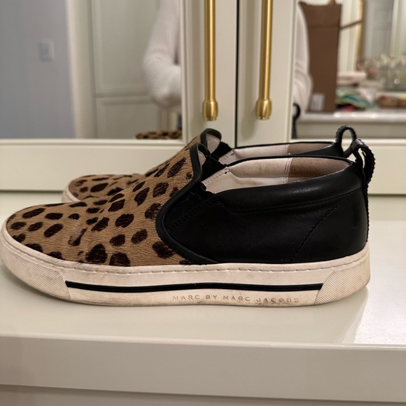 Marc by Marc Jacob size 7 leopard slip on calf hair sneakers - Picture 1 of 6
